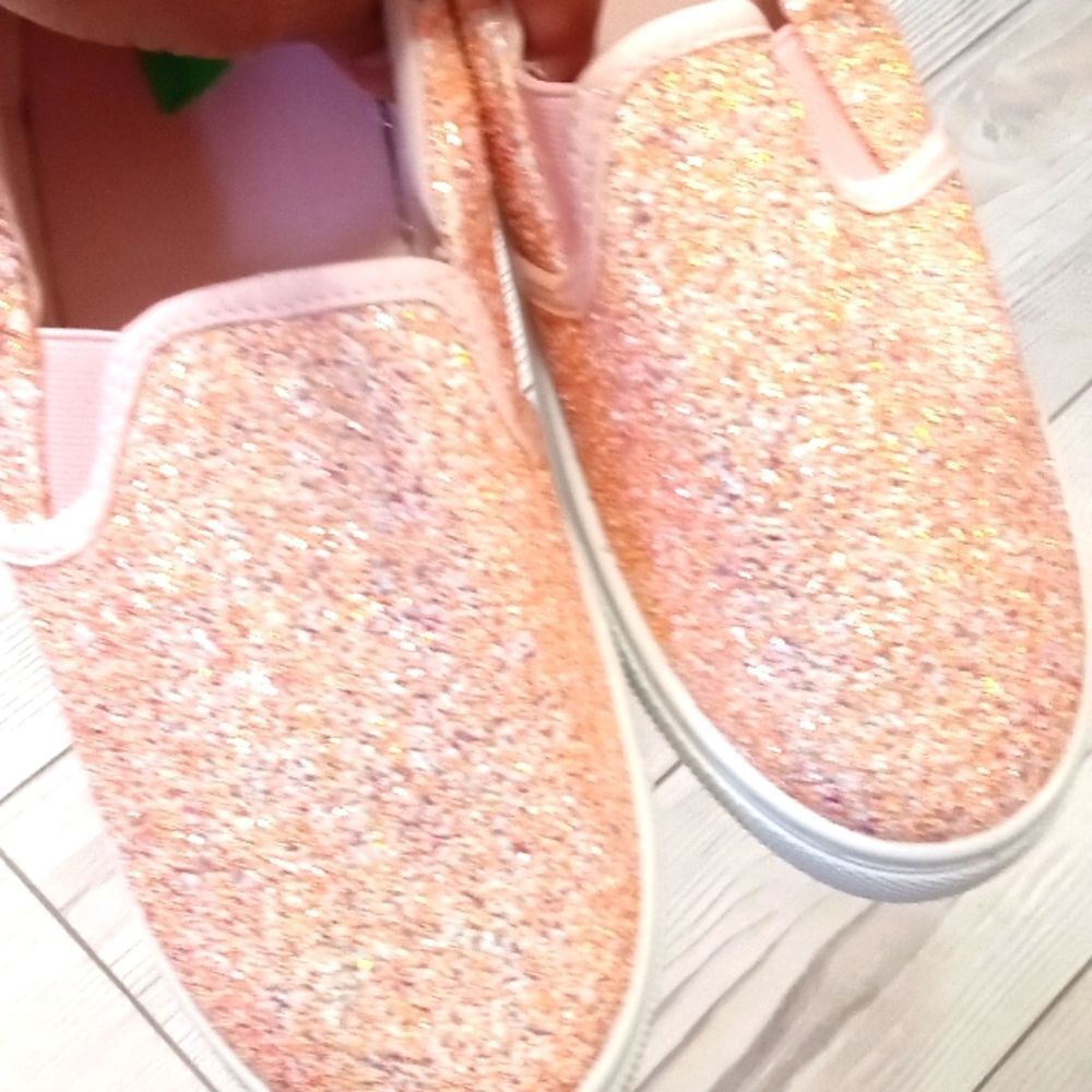(72-3868)  K KomForme Shoes  Sz 2